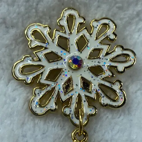 White Glitter Snowflake Winter Wonder Dangle Christmas Holiday Pin Brooch AAI