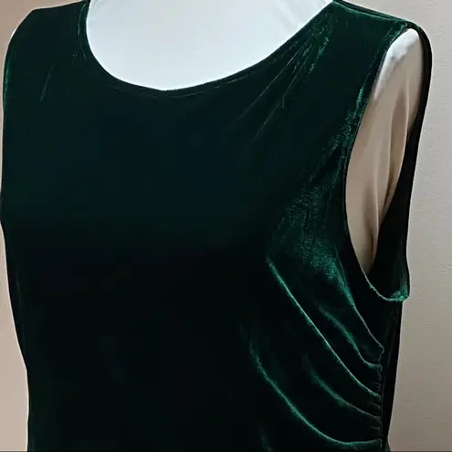 Soprano  Hunter Green Sleeveless Velvet Dress