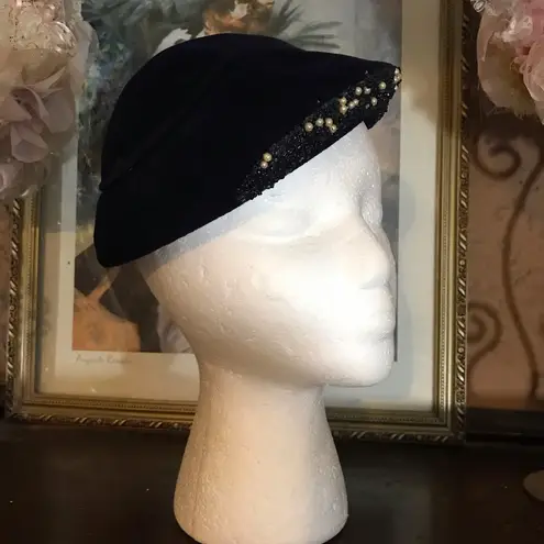 Winkelmans VINTAGE 1960'S BLUE VELOUR BERET STYLE HAT WITH RHINESTONE EMBELLISHMENT