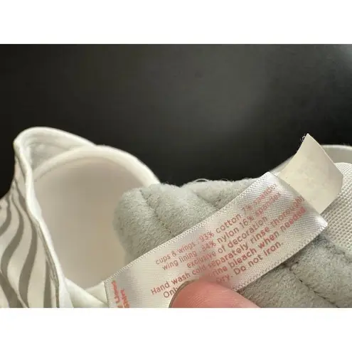 Cacique Women's 46DD T-Shirt Bra White Gray Striped Lightly Lined Underwire