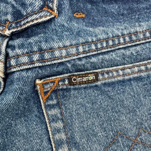 Vintage Cimarron Jean Shorts with Embroidered Flowers Sz 30 (measures 26”) Blue