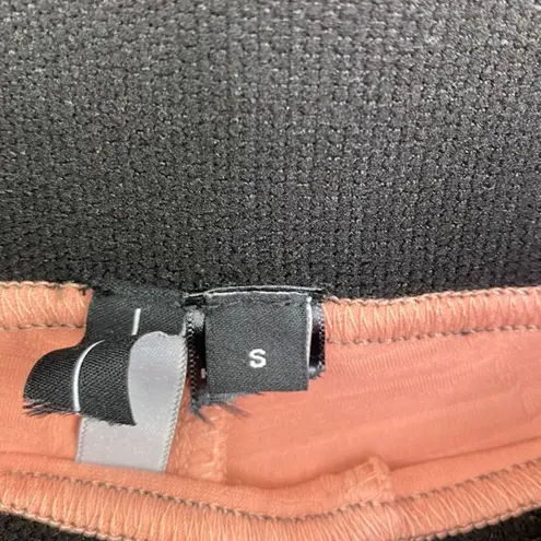 Koral Peach Salmon Black Leggings Textured Cropped Womens Size Small