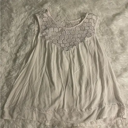 Old Navy split open back crotchet tank top size small - Image 1
