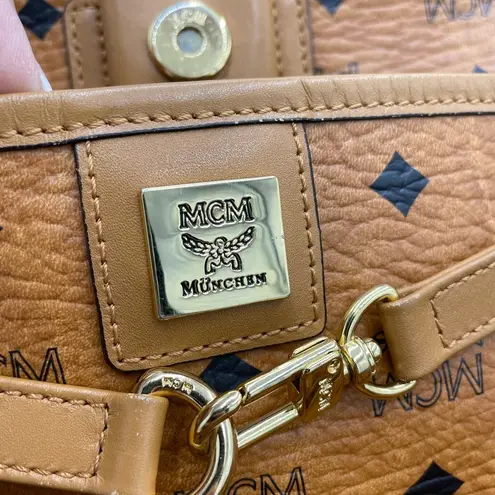 MCM VISETOS SHOPPER COGNAC MEDIUM