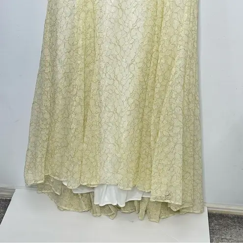 Mac Duggal 79341 Floral Appliqués Sleeveless Plunge Neck Trumpet Gown, Size 12