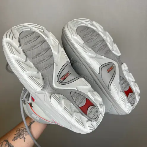 Burton Womens Moto Gray/Red Snowboard Boots Size 6.5 US Winter Sport