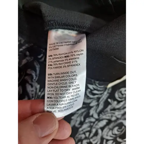 NWT Chicos Women's So Slimming Juliet Regal Scroll Ankle Pull