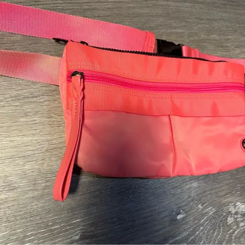 Lululemon  Free Spirit Bag Neon Pink