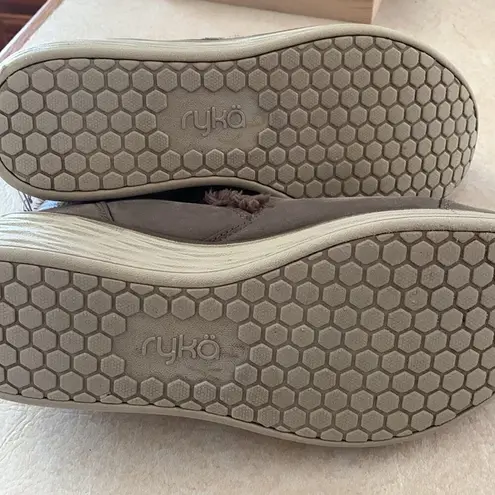 Ryka NWT taupe slip on bootie 8.5