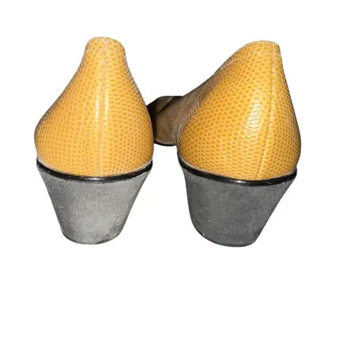 Salvatore Ferragamo Women's Yellow Leather Flats Size 8 AAAA Narrow Slip-On