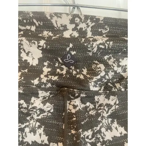 prAna WOMEN'S 3/4 LEGGING PILLAR PRINTED CAPRI (SLATE CANOPY) Size Medium.