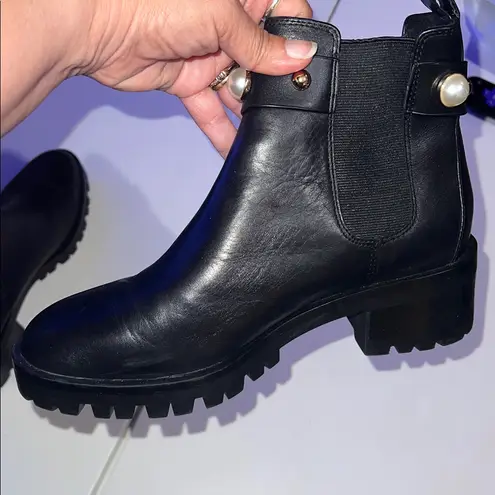 Karl Lagerfeld Karl Lagerfield Pola Chelsea boots size 8.5 studded strap