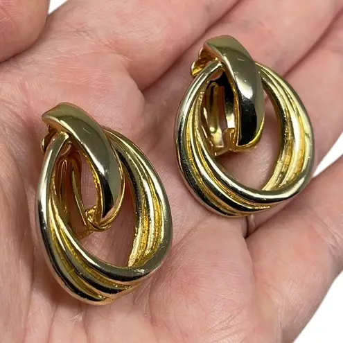 Vintage Unsigned Gold Tone Round Clip On Earrings Statement Classic Modernist