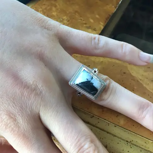 White Buffalo Sterling Silver Ring Size 7 Black