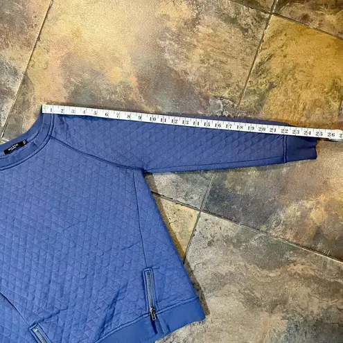 Max jeans Women’s Quilted Sweatshirt Size XS