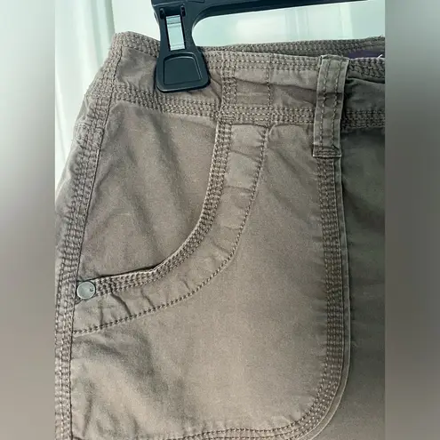 Gloria Vanderbilt Cargo Brown Button Pocket Casual Utility Long Shorts Sz 4
