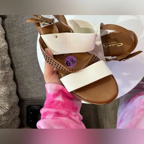 COMTESSA Stylish Women's Brown and White Sandals Size 6.5