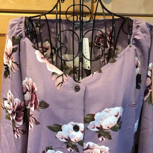 Jon & anna - Contemporary lavender light purple floral Top size L