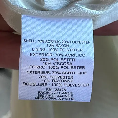 Tahari White And Black Boucle Tweed Mini Skirt Size 10. NEW