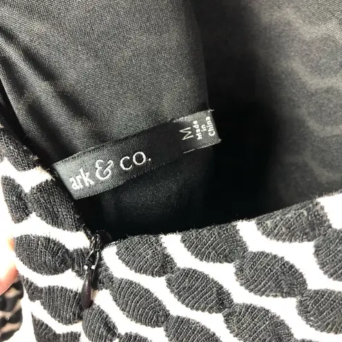 Ark & Co. Boutique Black & Ivory Printed 3/4 Sleeve Romper M