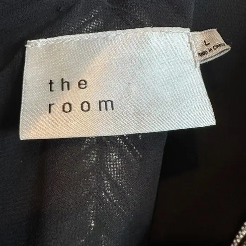 The Room gold pleated v-neck dress size large