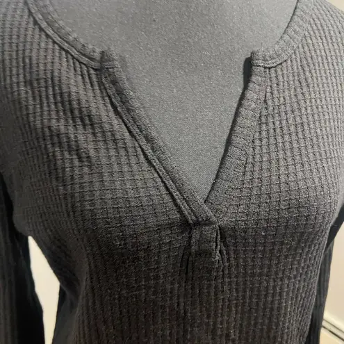 women’s long sleeve v neck t shirt Size L - Image 3