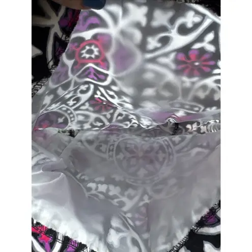 Vera & Lucy Vera Bradley Scroll Medallion Ditty Bag