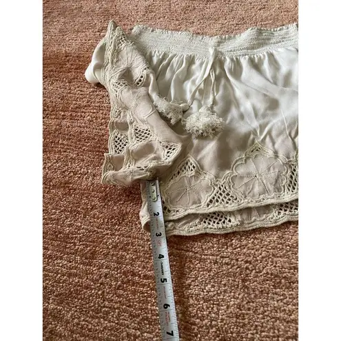 Surf Gypsy eyelet women’s Ombré Color shorts size M