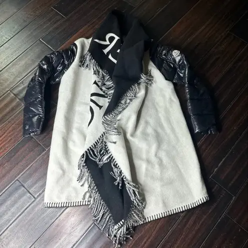 Moncler wool coat jacket with puffer sleeve Authentic wrap jacket Women’s