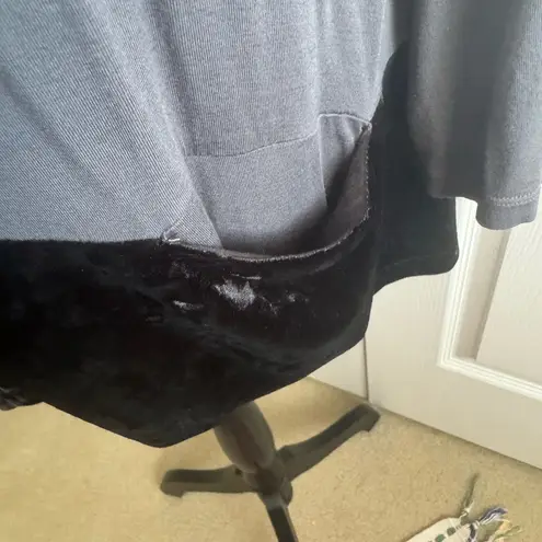 LOGO By Lori Goldstein EUC LOGO Jacket w/Hood and Zips up front w/ Black Crushed Velvet & 2 pockets!