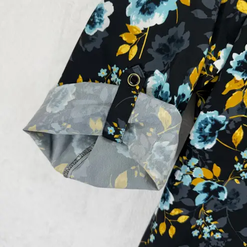 Yumi Kim Floral Blouse Medium Roll Tab Sleeve Button Down V Neck Womens