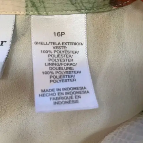 Alfred Dunner Vintage Top Short Sleeved Crinkled Fabric Tonal Tan Flower Detail