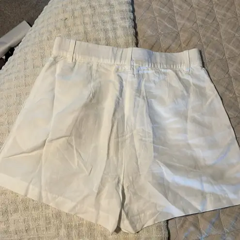 White linen shorts Size 8