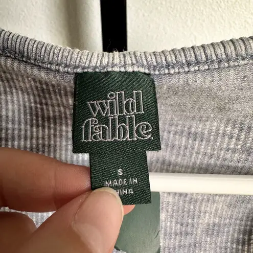 Wild Fable  size small shirt
