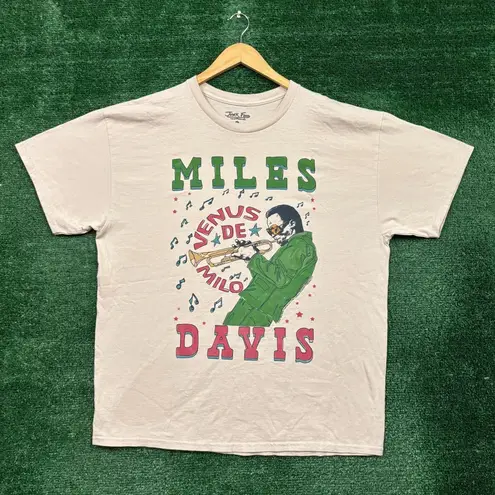 Miles Davis Venus de Milo Jazz Trumpet Icon Oversized T-shirt Size Large