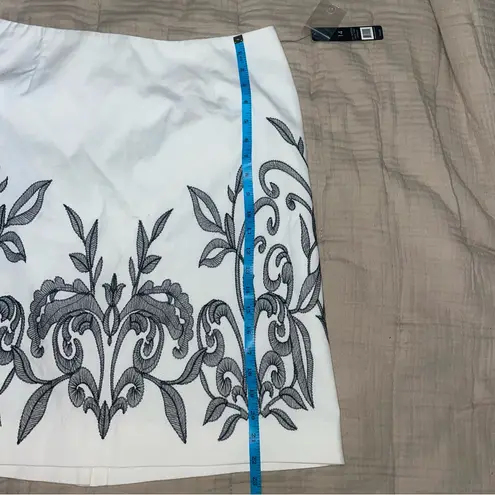 Nic+Zoe Embroidered Skirt White Black Floral 14
