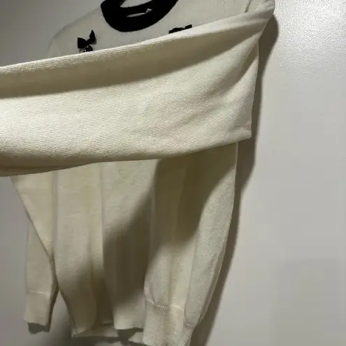 Women’s Small Cream Pullover Sweater w/ Black Bows & Jeweled Appliqué.