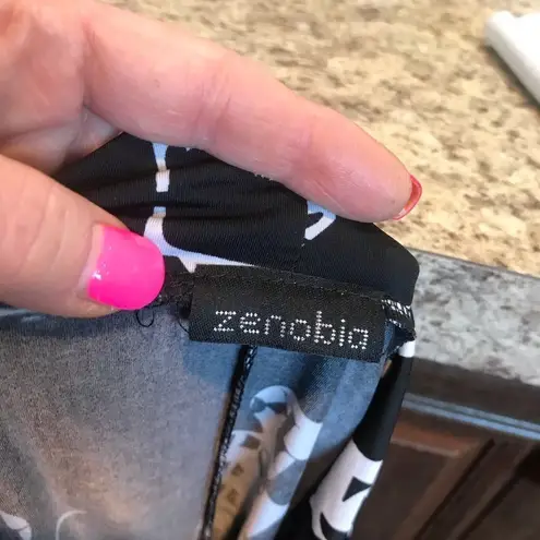 Zenobia Zenoba Size large black and white sleeveless blouse