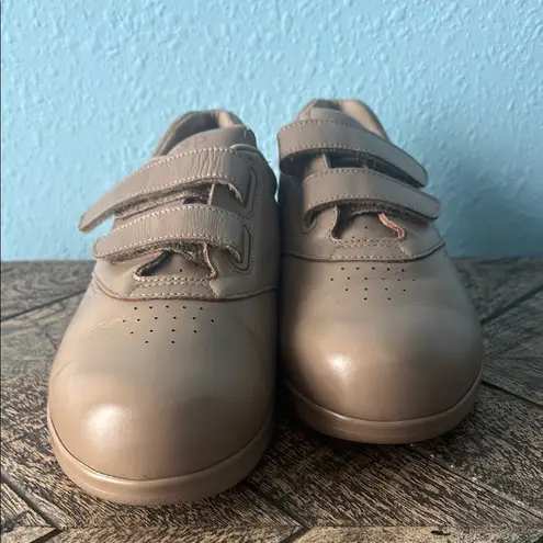 SAS Women's Me Too Leather Adjustable Closure Shoes L5902332 Brown Size 8.5