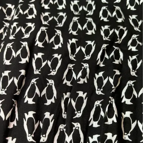 Mimi Chica Penguin Print Black and White Roll Tab Sleeve V-Neck Shirt Dress L π§