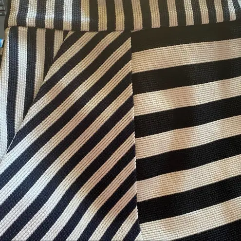 WHIT Textured Asymmetrical Striped Skirt Size 4 White