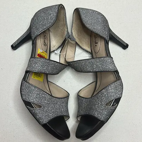 Life Stride Womens Mega Strappy Sandals Silver Sparkle. Size 8.5W