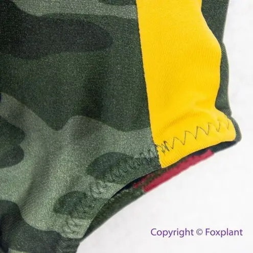 NEW Triya Camo Camouflage side stripe maio one piece swimsuit, size XS Green