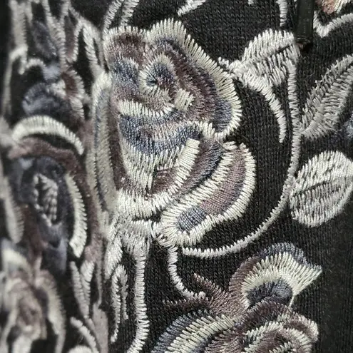 Adam Levine Collection black embroidered cropped french terry hoodie size xl