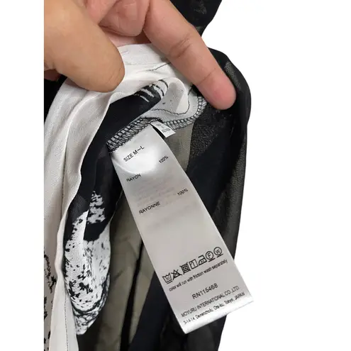 Moyuru Japan Abstract Avant