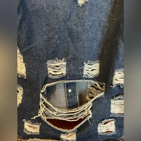 Women’s Jean Jacket distressed denim rhinestone Rise design on back Size M NWOT Blue Size M