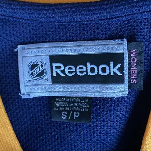 NHL BUFFALO SABERS Hockey Jersey Womens Sz Small Number 28 Zemgus Girgensons Blue