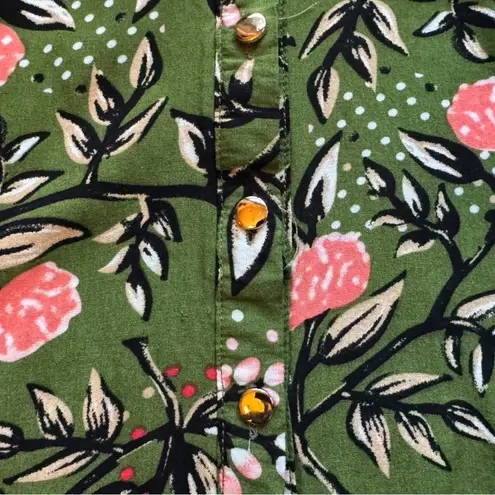 Red Leaf Green Floral Ruffle Button