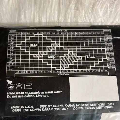 Donna Karan Vintage Irregular Opaque Tight Control Top Pantyhose Black Medium