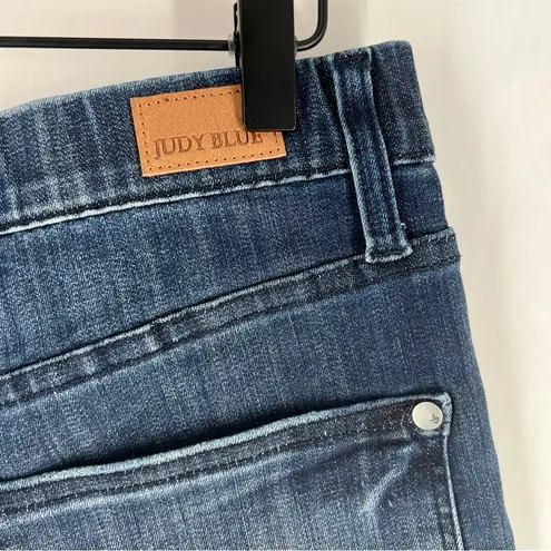 Judy Blue Jegging Dolphin Hem Shorts Stretch Dark Wash Denim Frayed Cutoff L